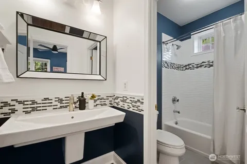 $1,745,000 | 17247 Southeast 54th Place, Bellevue, WA 98006