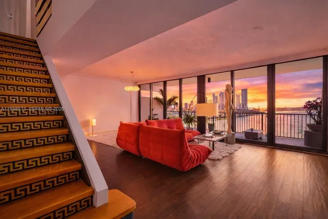 $5,800 | 1000 Venetian Way, Unit 1106, Miami Beach, FL 33139