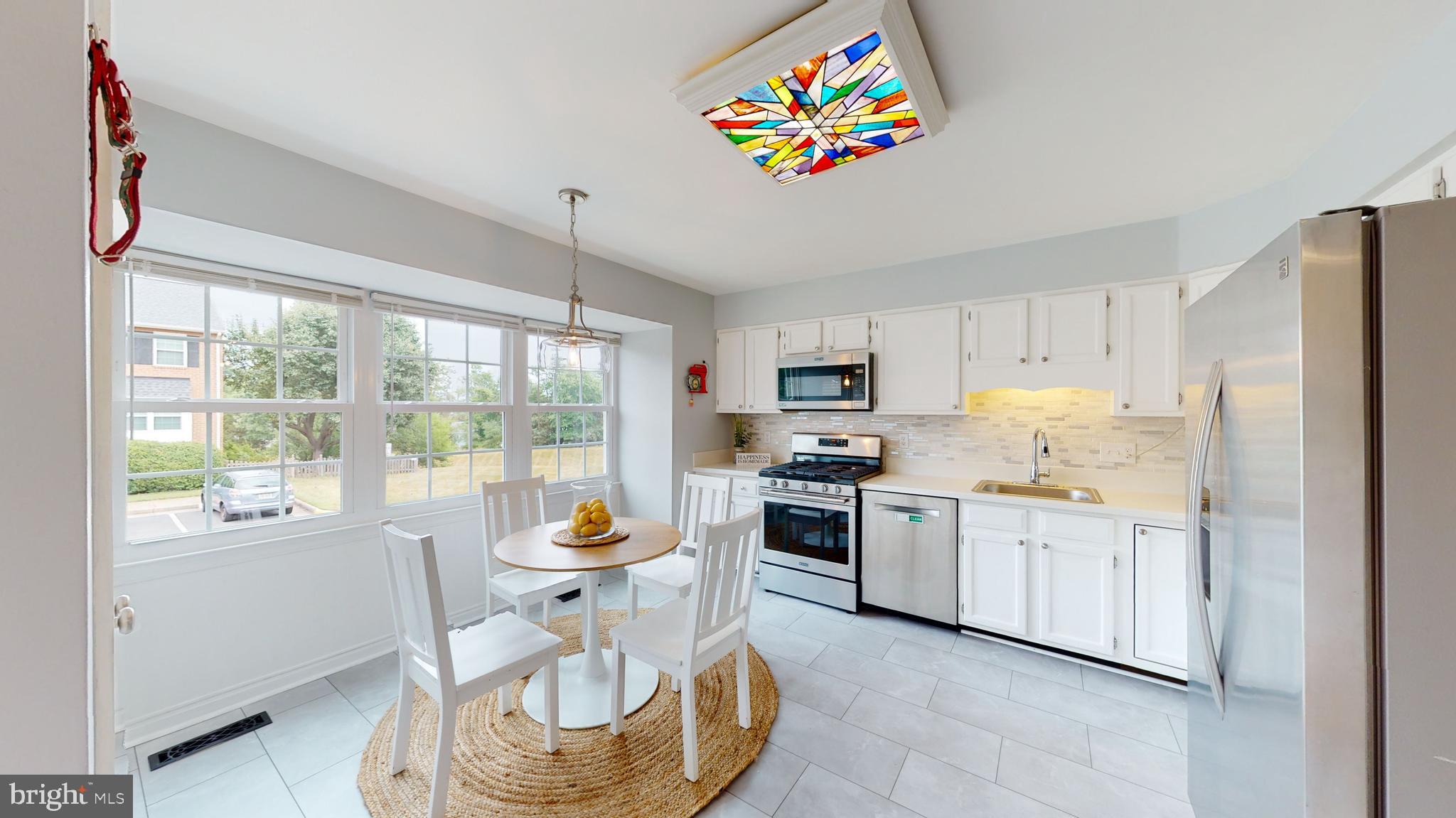 101 Reflection Way Sterling, VA 20164 - Photo 3 of 58 Beautiful Bright Kitchen