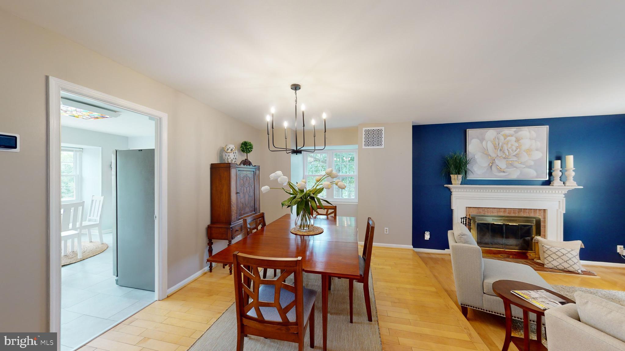 101 Reflection Way Sterling, VA 20164 - Photo 8 of 58 Bump out on side with Window in Dining Room