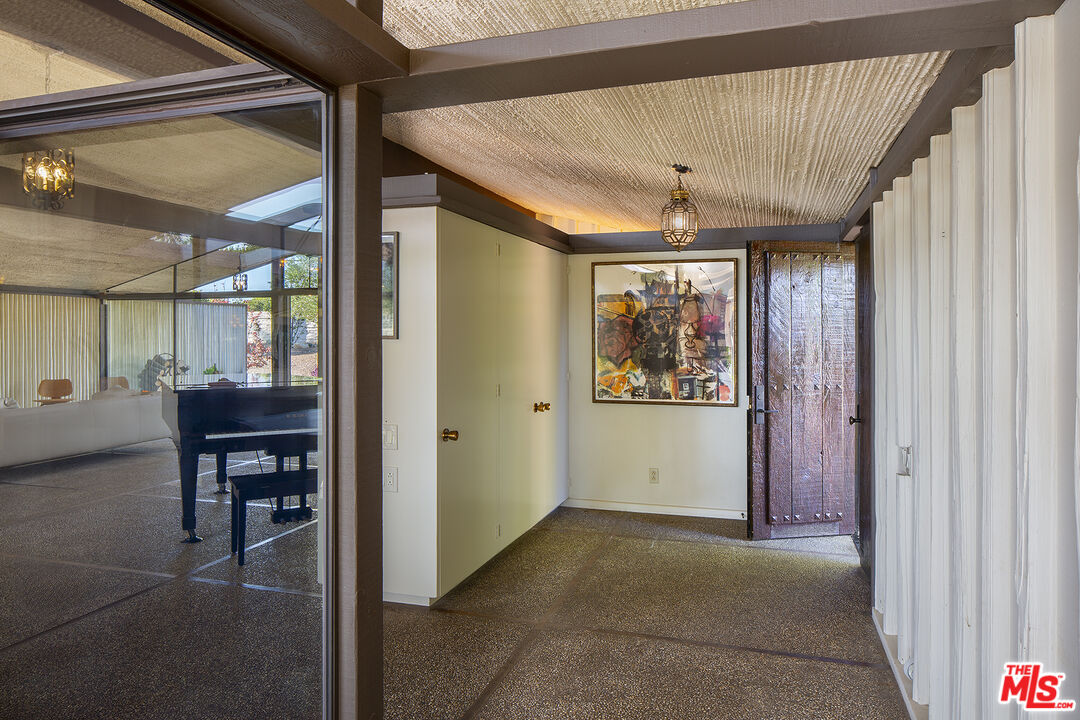 87 Vientos Road Camarillo, CA 93010 - Photo 5 of 35 Gallery Image 5