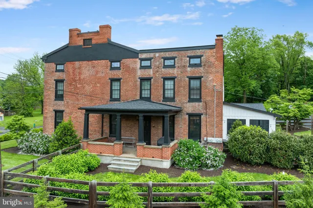 $3,200 | 2406 Upper Ridge Road, Unit 1, Perkiomenville, PA 18074