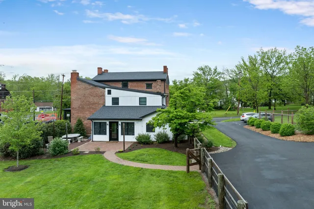 $3,200 | 2406 Upper Ridge Road, Unit 1, Perkiomenville, PA 18074