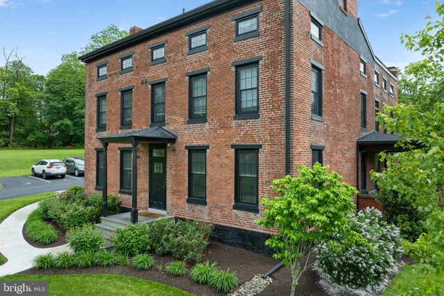 $3,200 | 2406 Upper Ridge Road, Unit 1, Perkiomenville, PA 18074