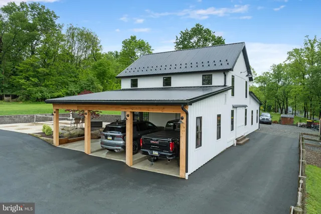 $3,200 | 2406 Upper Ridge Road, Unit 1, Perkiomenville, PA 18074