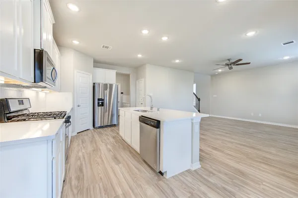 $2,350 | 812 Laguna Green Lane, Katy, TX 77493