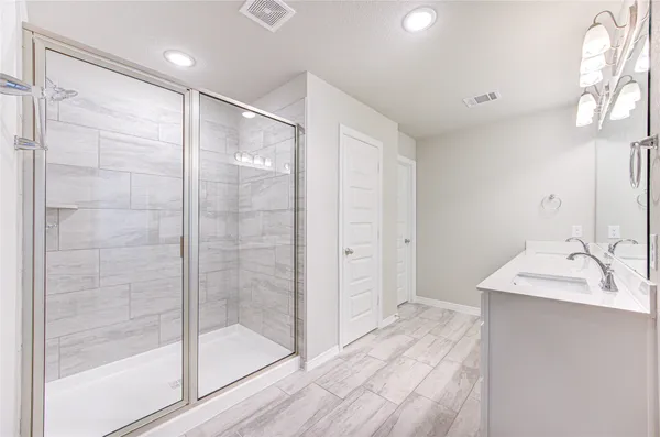 $2,350 | 812 Laguna Green Lane, Katy, TX 77493