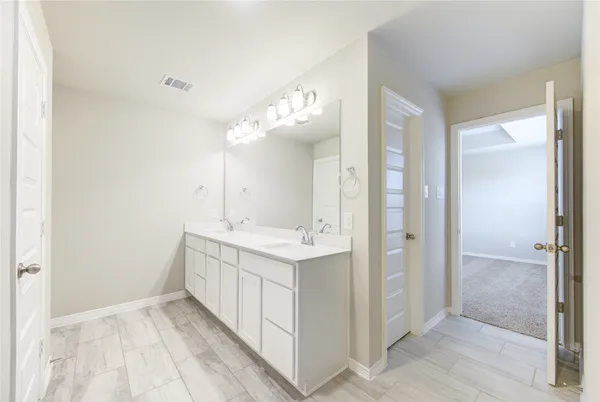 $2,350 | 812 Laguna Green Lane, Katy, TX 77493