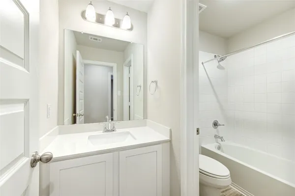 $2,350 | 812 Laguna Green Lane, Katy, TX 77493