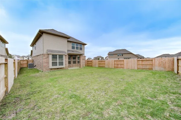 $2,350 | 812 Laguna Green Lane, Katy, TX 77493