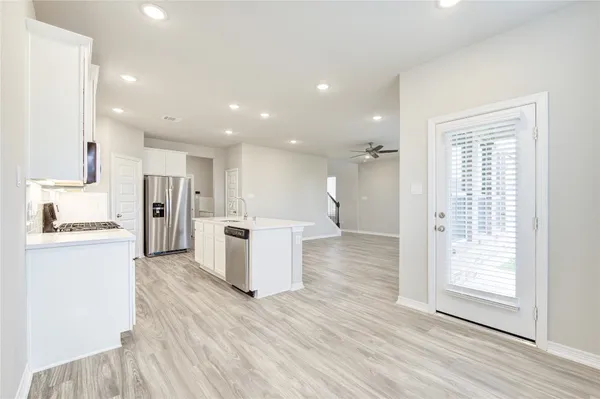 $2,350 | 812 Laguna Green Lane, Katy, TX 77493