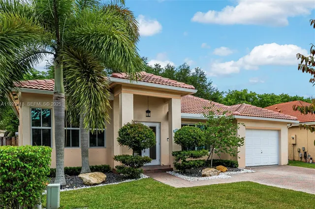 $589,000 | 13946 South Cypress Cove Circle, Davie, FL 33325