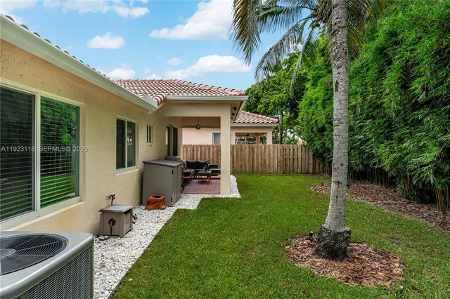 $589,000 | 13946 South Cypress Cove Circle, Davie, FL 33325