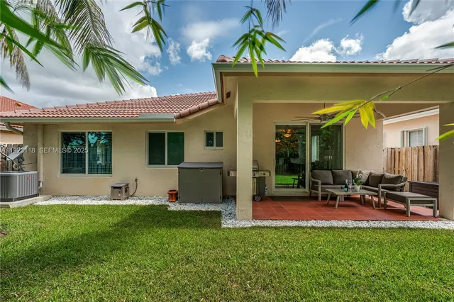 $589,000 | 13946 South Cypress Cove Circle, Davie, FL 33325
