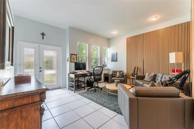 $589,000 | 13946 South Cypress Cove Circle, Davie, FL 33325