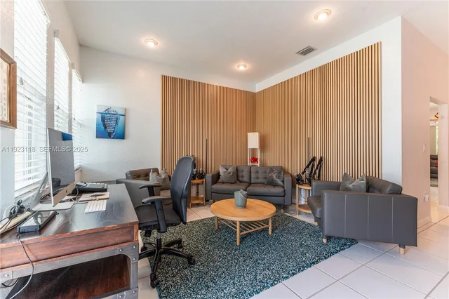 $589,000 | 13946 South Cypress Cove Circle, Davie, FL 33325