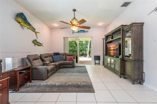 $589,000 | 13946 South Cypress Cove Circle, Davie, FL 33325