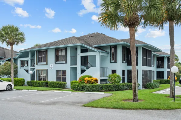 $215,750 | 950 South Kanner Highway, Unit 402, Stuart, FL 34994