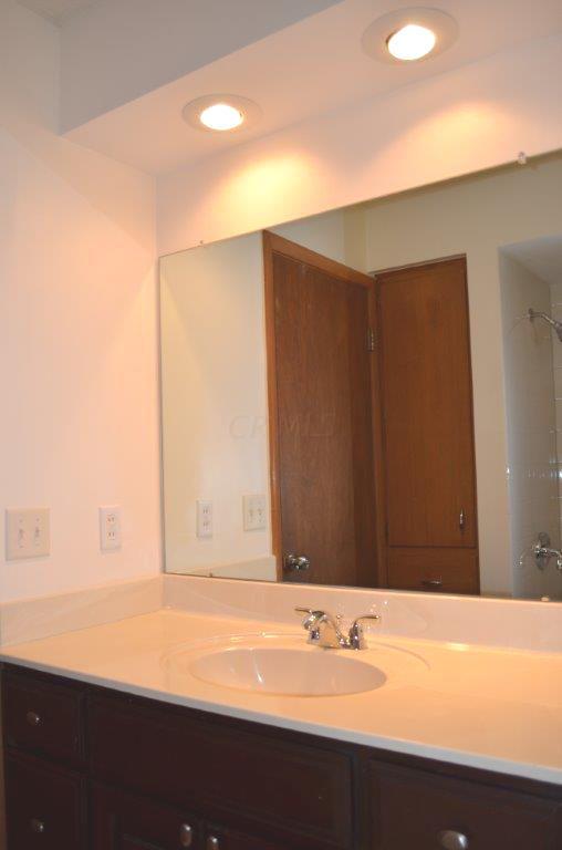 1057 Runyon Road Columbus, OH 43227 - Photo 10 of 25 Gallery Image 10