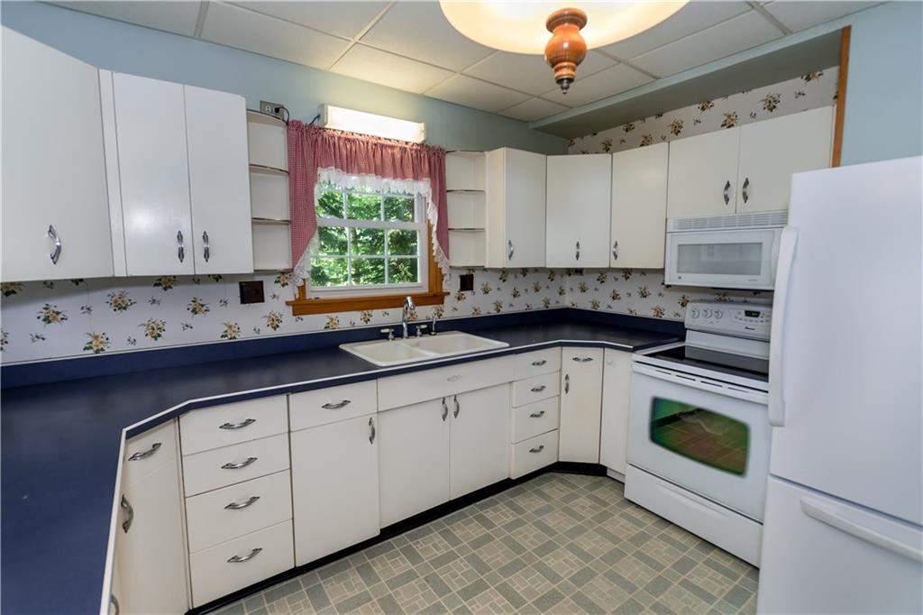 347 Stewarton Road Mill Run, PA 15464 - Photo 9 of 21