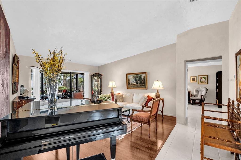1504 Ridge Top Way Clearwater, FL 33765 - Photo 12 of 67 Gallery Image 12