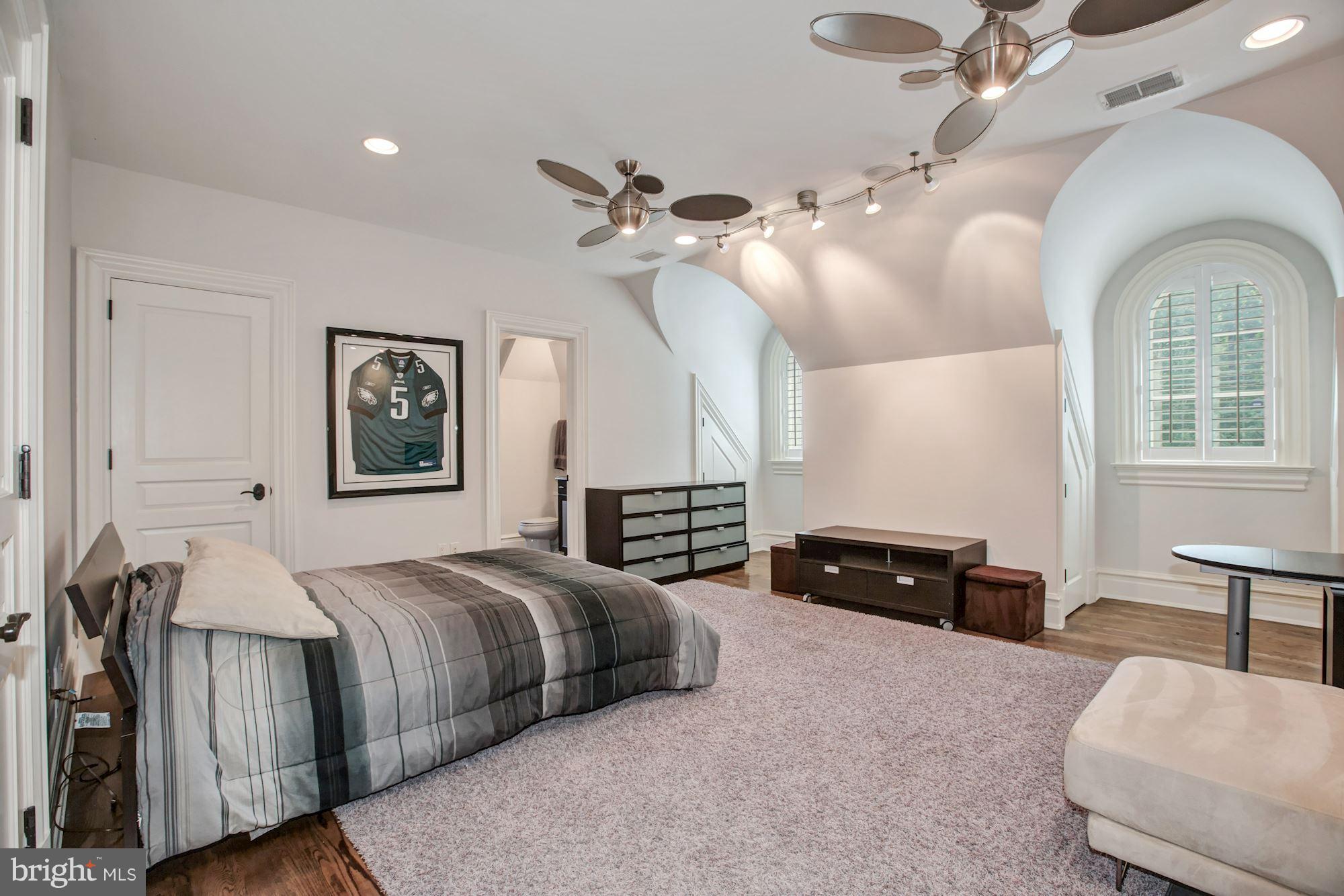 1004 Founders Ridge Lane McLean, VA 22102 - Photo 19 of 30 Bedroom