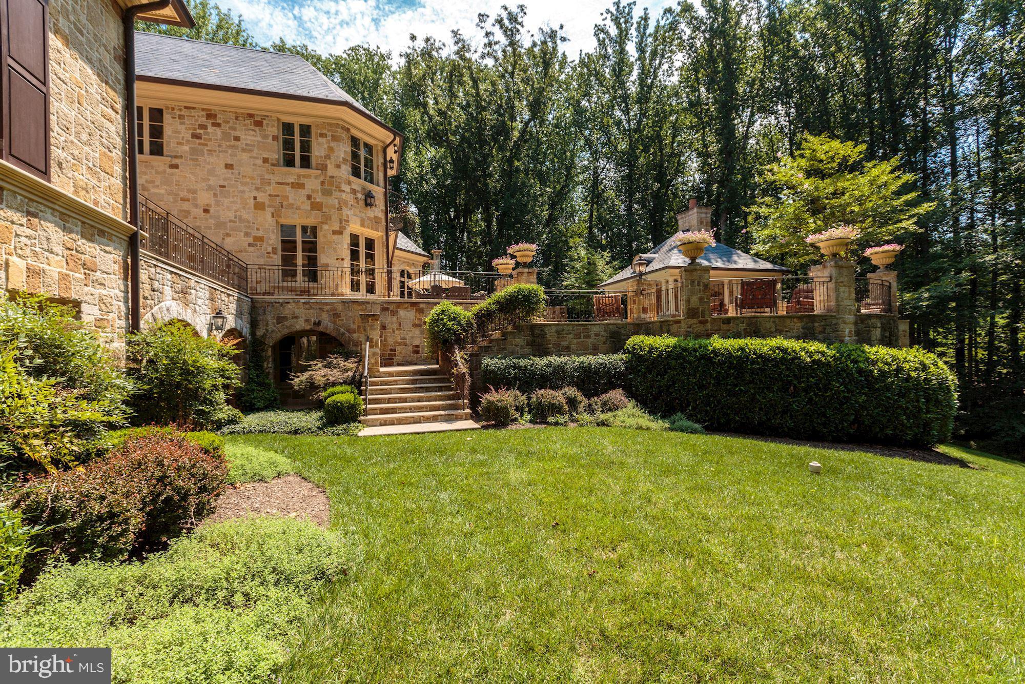1004 Founders Ridge Lane McLean, VA 22102 - Photo 30 of 30 Exterior (Rear)