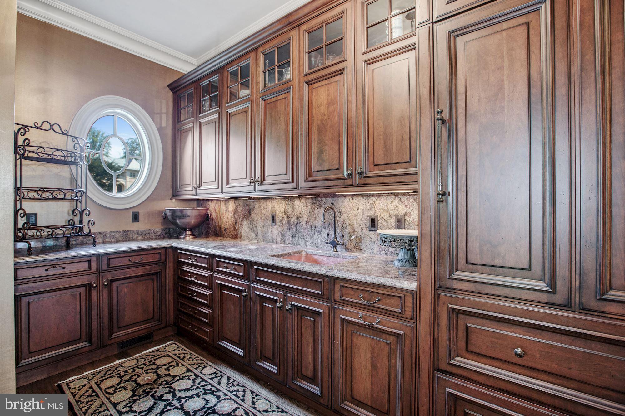 1004 Founders Ridge Lane McLean, VA 22102 - Photo 6 of 30 Butler's Pantry