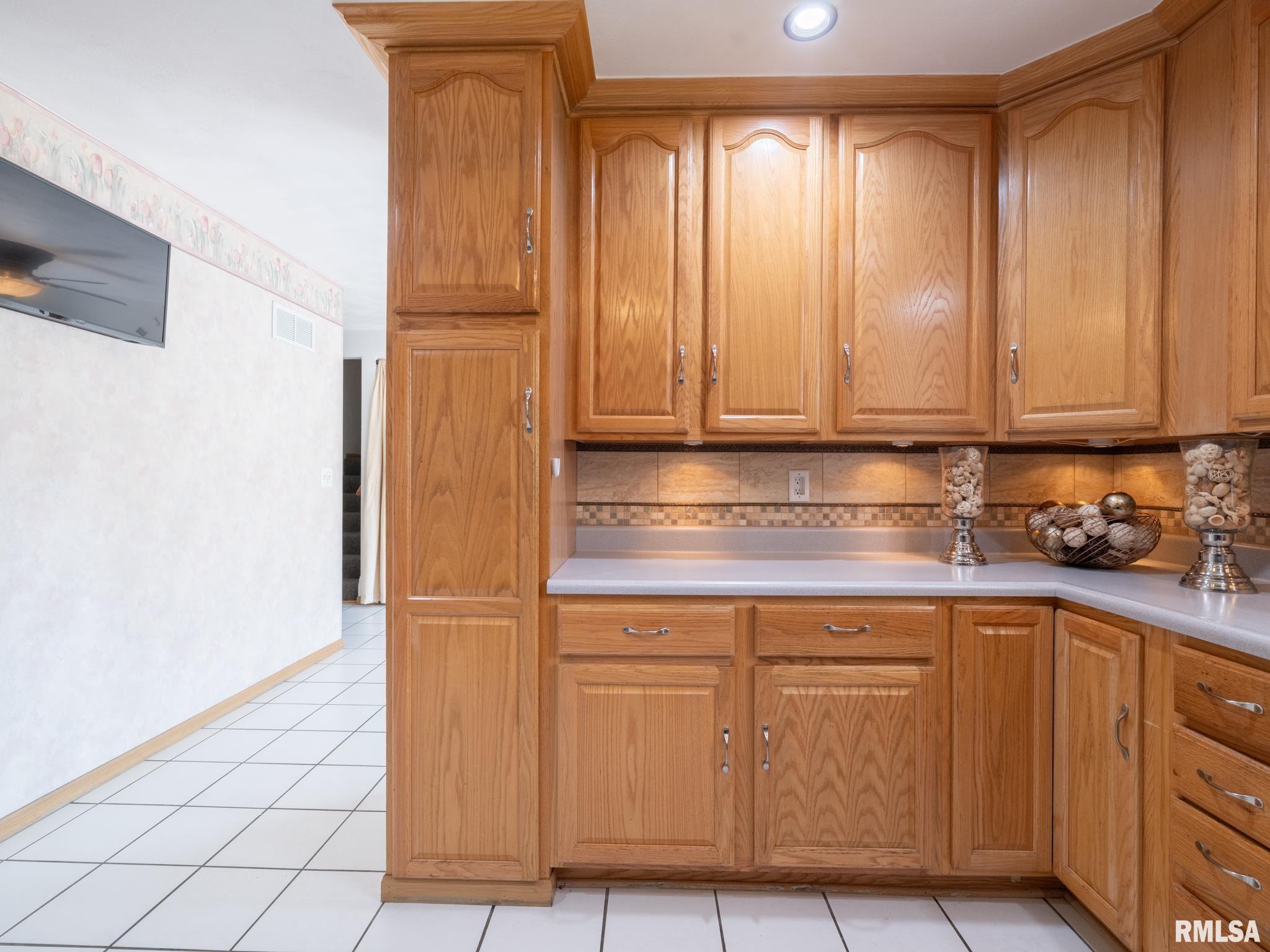 2721 North Rustic Ridge Drive Peoria, IL 61604 - Photo 19 of 52