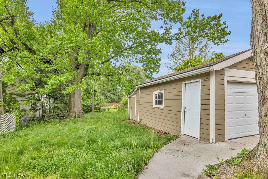 3177 Warren Road Cleveland, OH 44111 - Photo 32 of 38