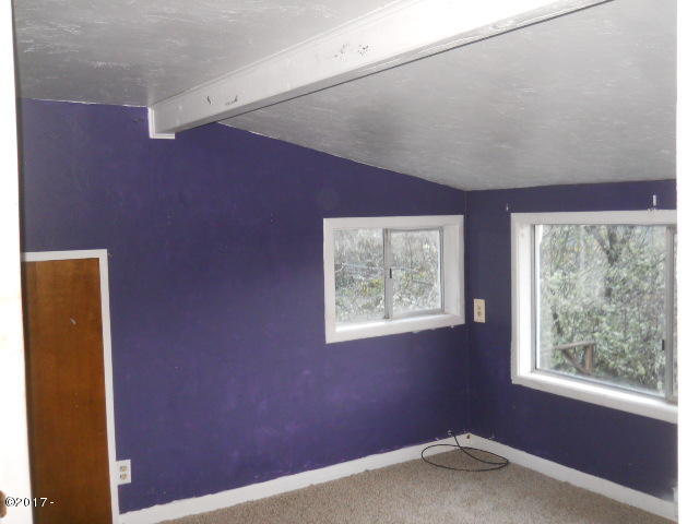 459 Southeast Gibson Road Waldport, OR 97394 - Photo 18 of 22 Bdrm 4