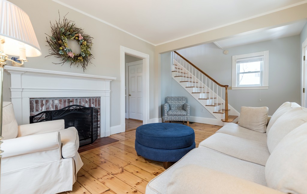 74 Summer Street Andover, MA 01810 - Photo 6 of 28 Gallery Image 6