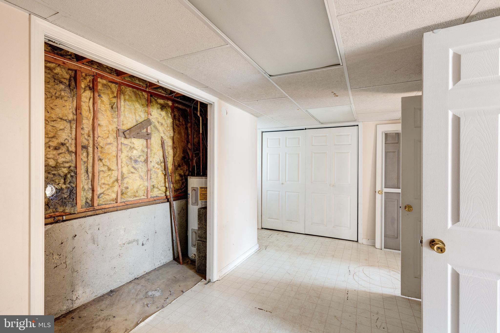 210 Roth Avenue Taneytown, MD 21787 - Photo 33 of 39 Laundry & Storage