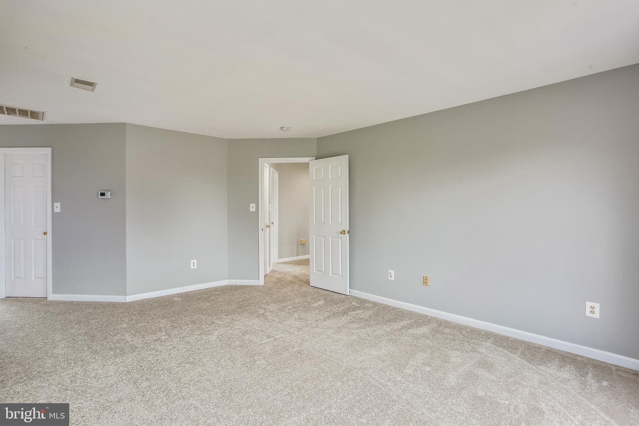 13929 Falconcrest Road Germantown, MD 20874 - Photo 28 of 76 Master bedroom