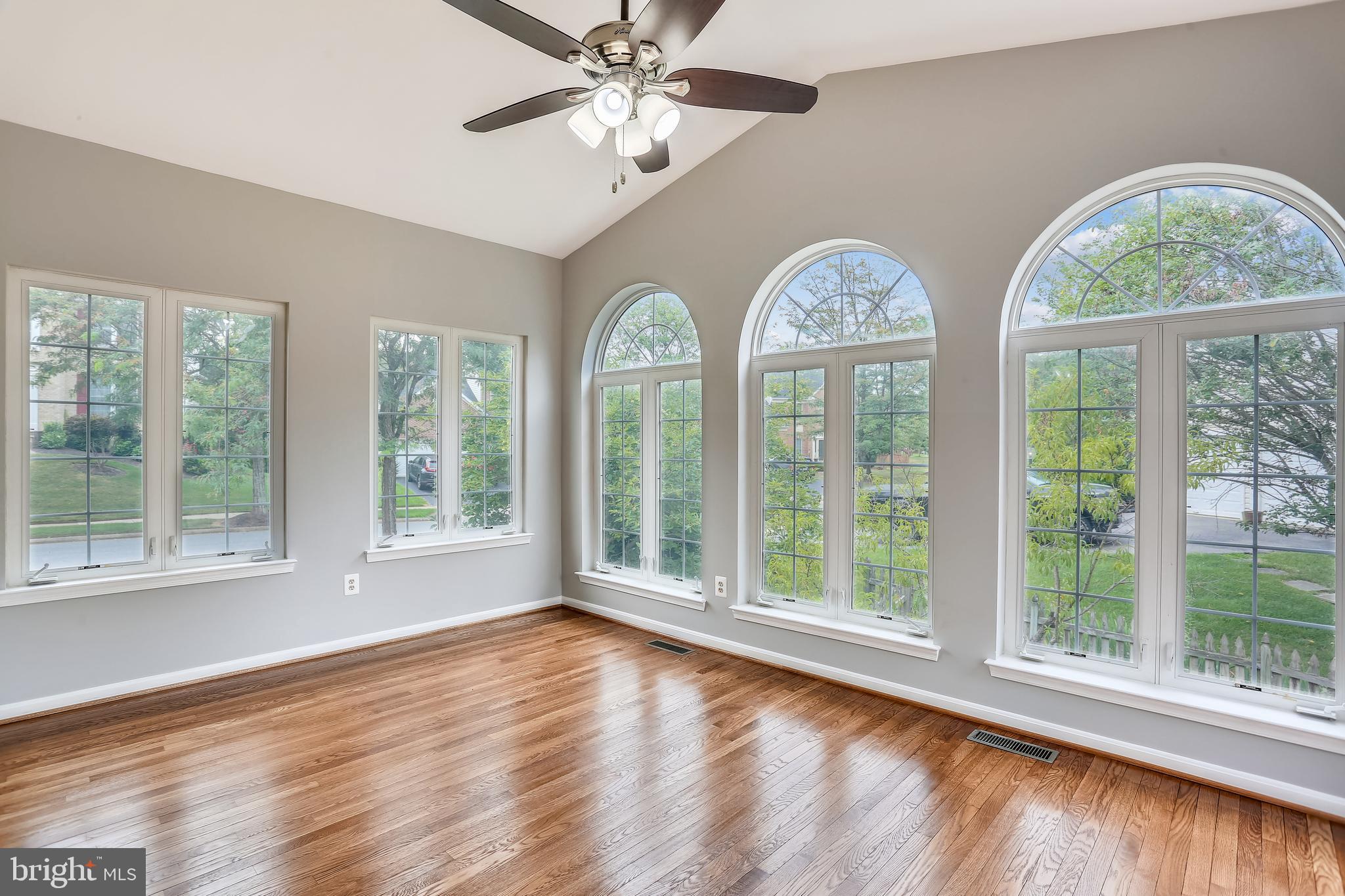 13929 Falconcrest Road Germantown, MD 20874 - Photo 4 of 76 Sundrenched morning room