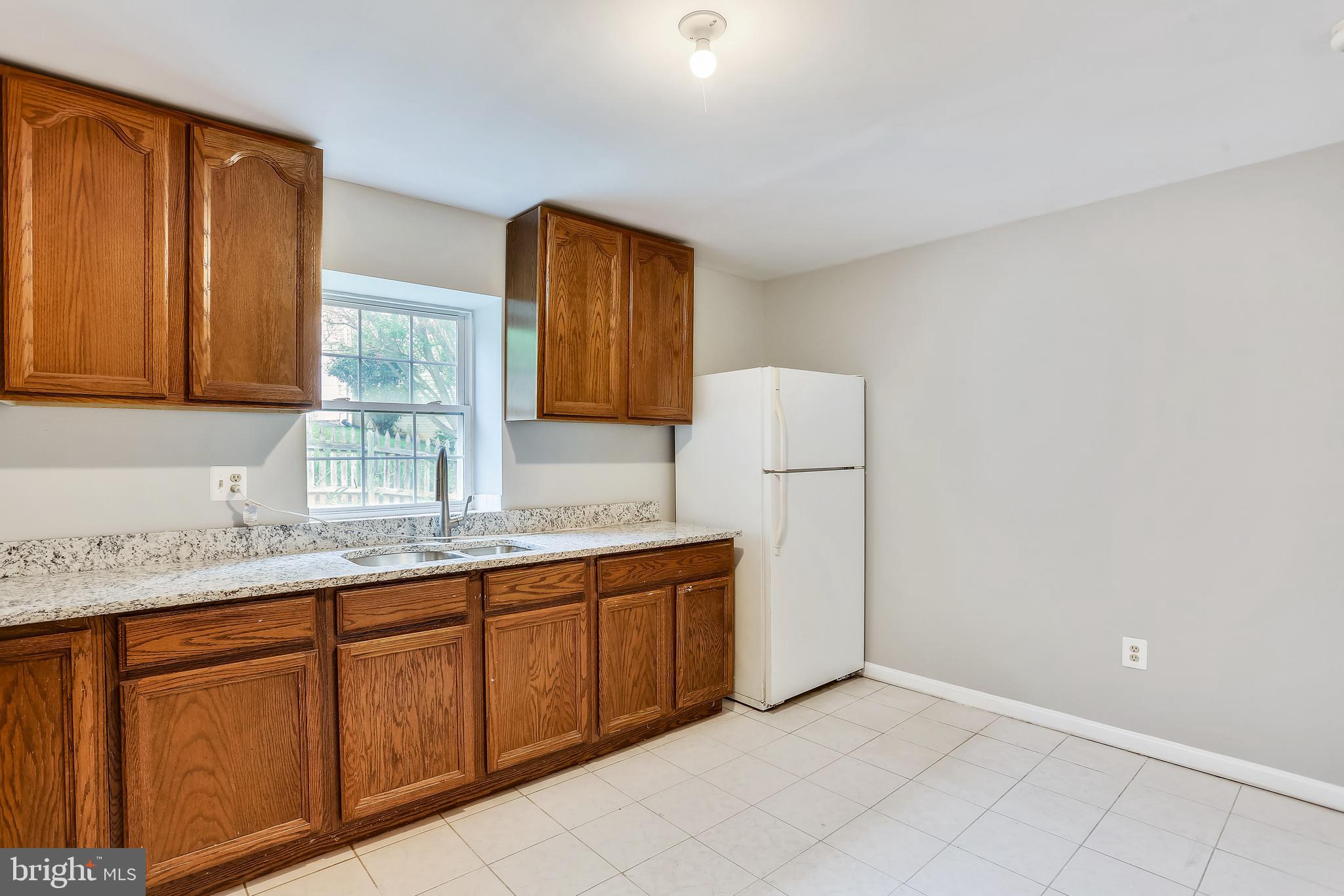 13929 Falconcrest Road Germantown, MD 20874 - Photo 47 of 76 Lower level kitchenette