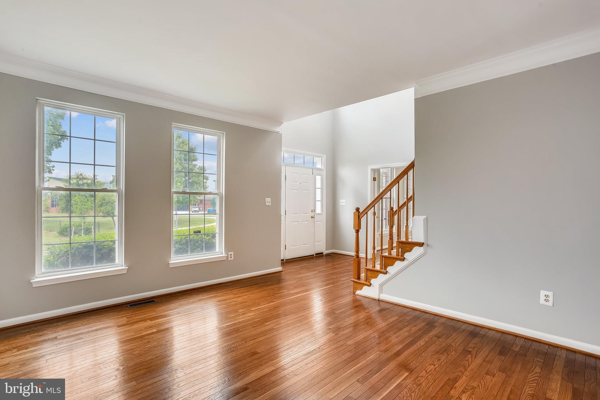 13929 Falconcrest Road Germantown, MD 20874 - Photo 7 of 76 Living room