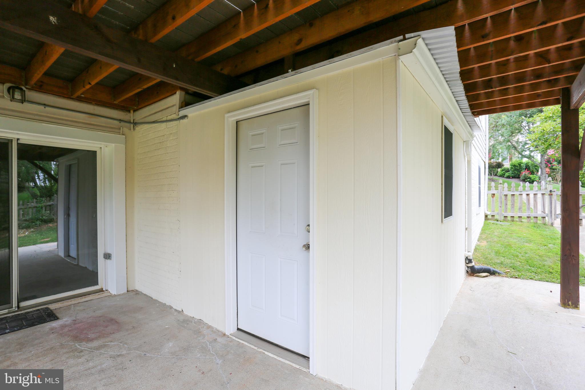 13929 Falconcrest Road Germantown, MD 20874 - Photo 61 of 76 Attached shed