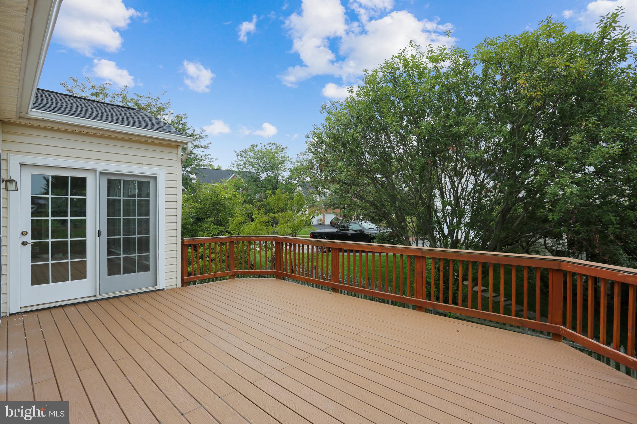 13929 Falconcrest Road Germantown, MD 20874 - Photo 62 of 76 Expansive deck