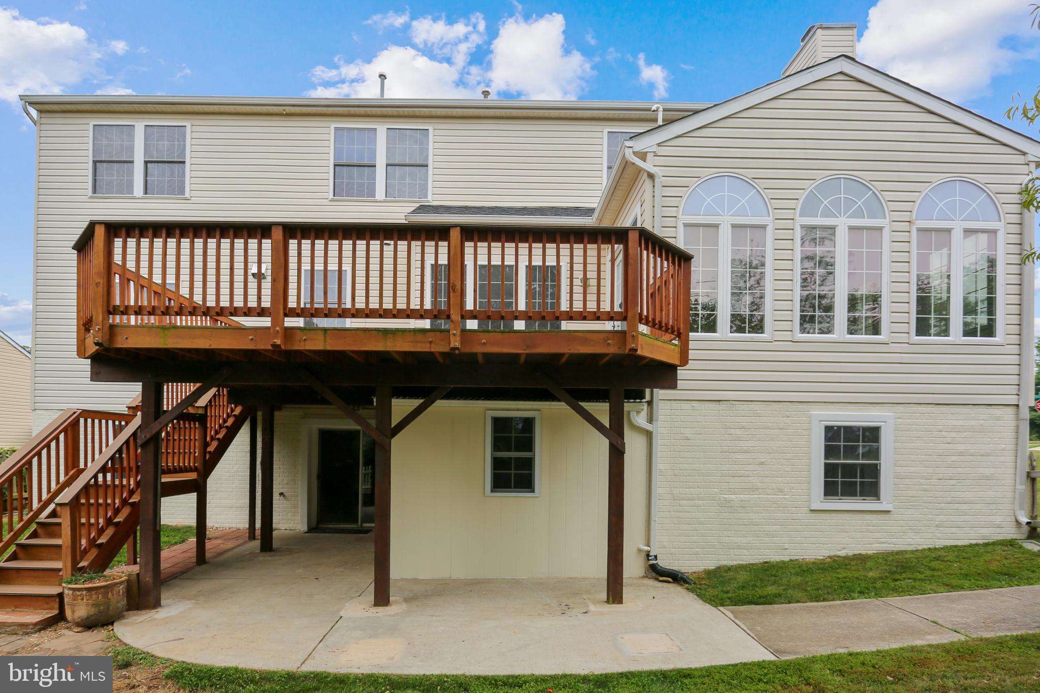 13929 Falconcrest Road Germantown, MD 20874 - Photo 64 of 76 Rear elevation
