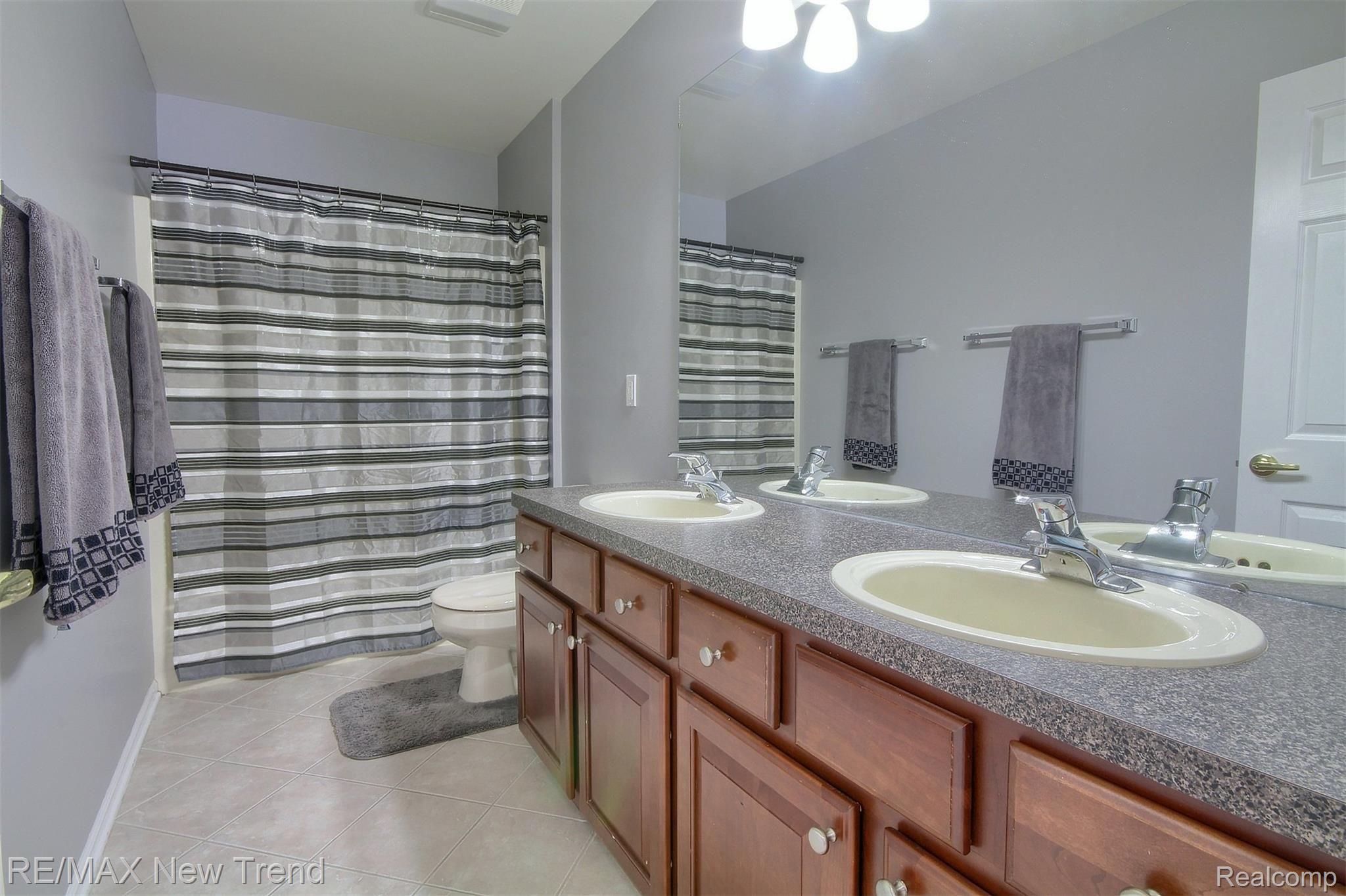 48580 Rockefeller Drive Canton, MI 48188 - Photo 23 of 30 23-Bathroom.jpg