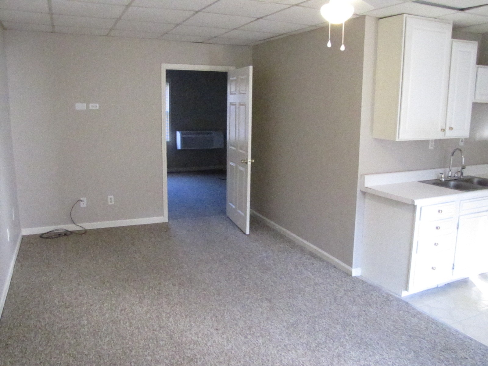 105 Diddle Drive Hendersonville, TN 37075 - Photo 4 of 7 a view of a kitchen with a sink