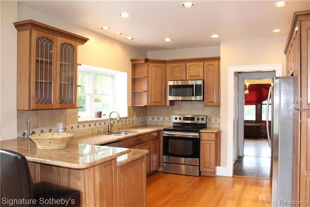 970 Pemberton Road Grosse Pointe Park, MI 48230 - Photo 4 of 34
