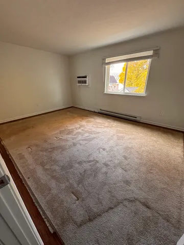 $2,650 | 18 Triangle Street, Unit B4, Danbury, CT 06810