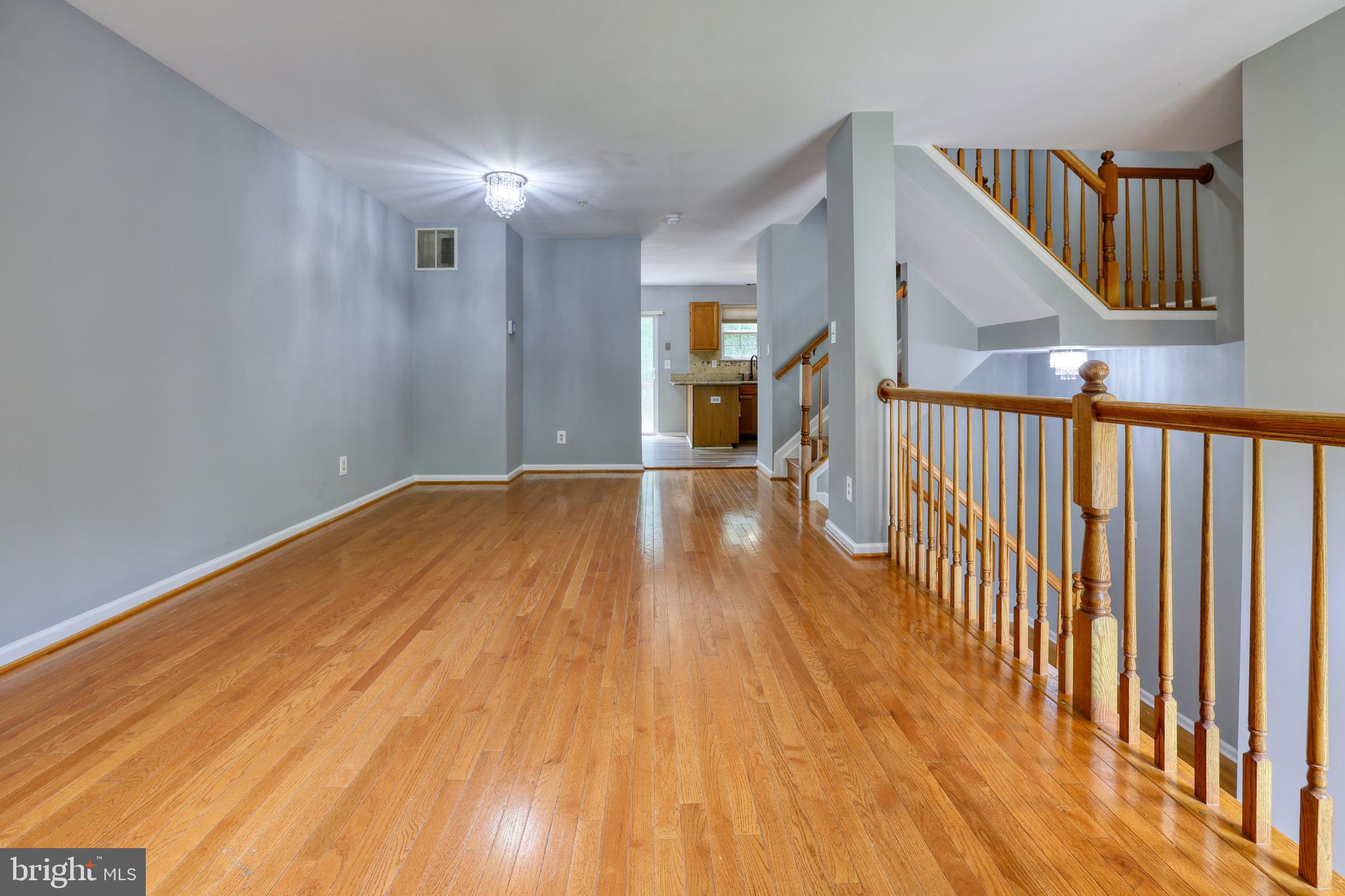 30 Flaxleaf Court Baltimore, MD 21221 - Photo 7 of 27 Living Room