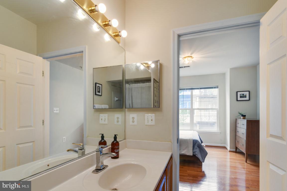 11326 King George Drive, Unit 7 Silver Spring, MD 20902 - Photo 20 of 34 master bath