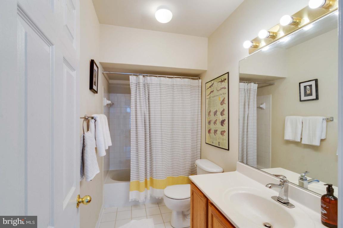 11326 King George Drive, Unit 7 Silver Spring, MD 20902 - Photo 22 of 34 master bath