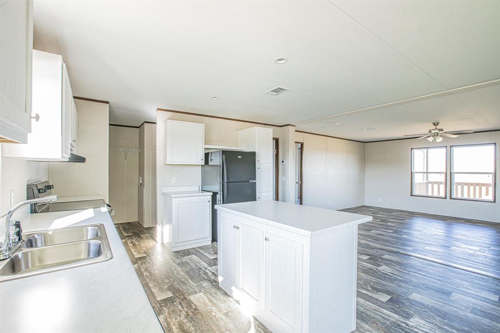 1057 Hopewell Road Bowie, TX 76230 - Photo 6 of 39