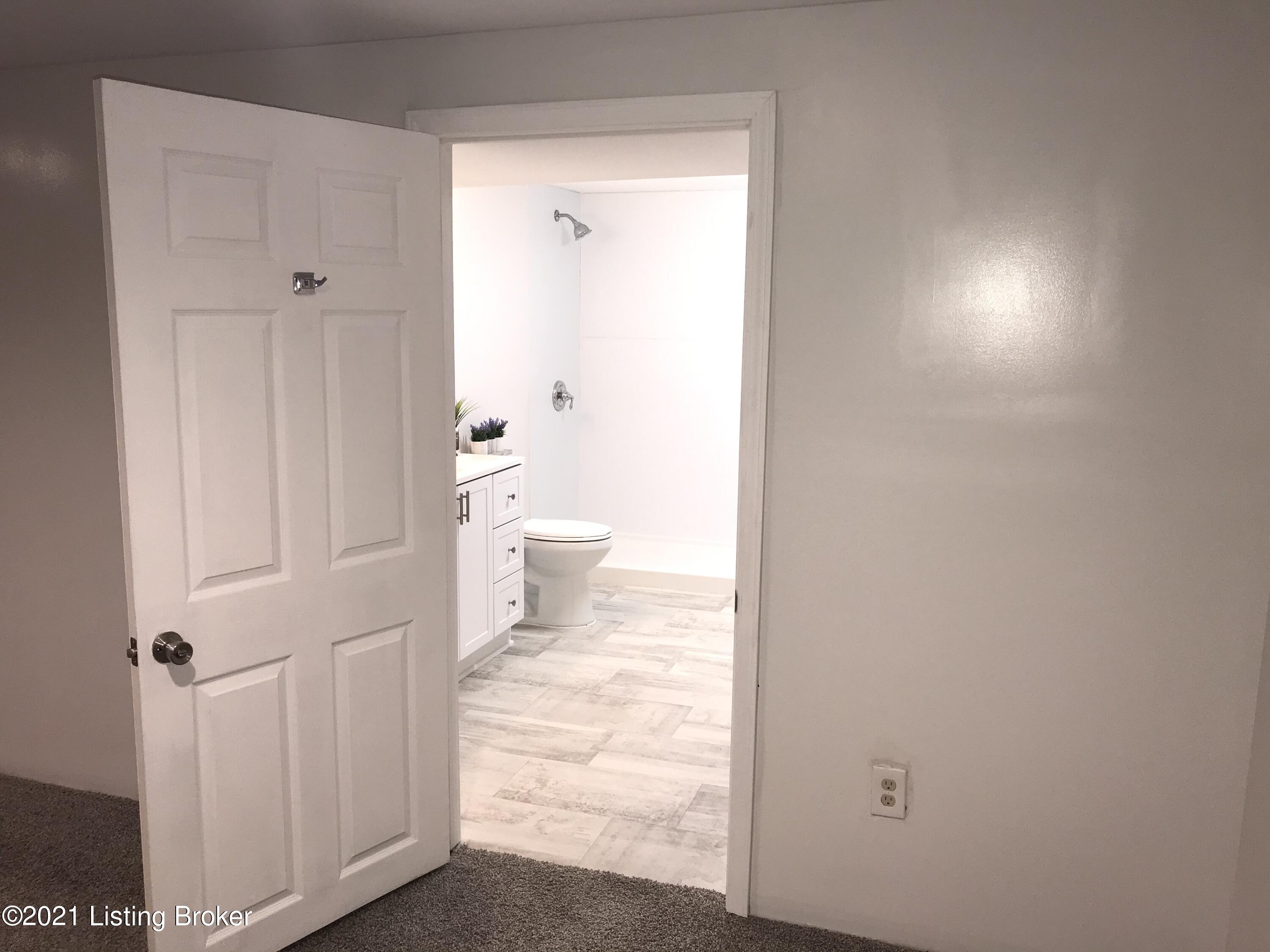 5108 Red Fern Road Louisville, KY 40218 - Photo 20 of 34 E13962CB-E528-4499-8584-B6921D5593B8