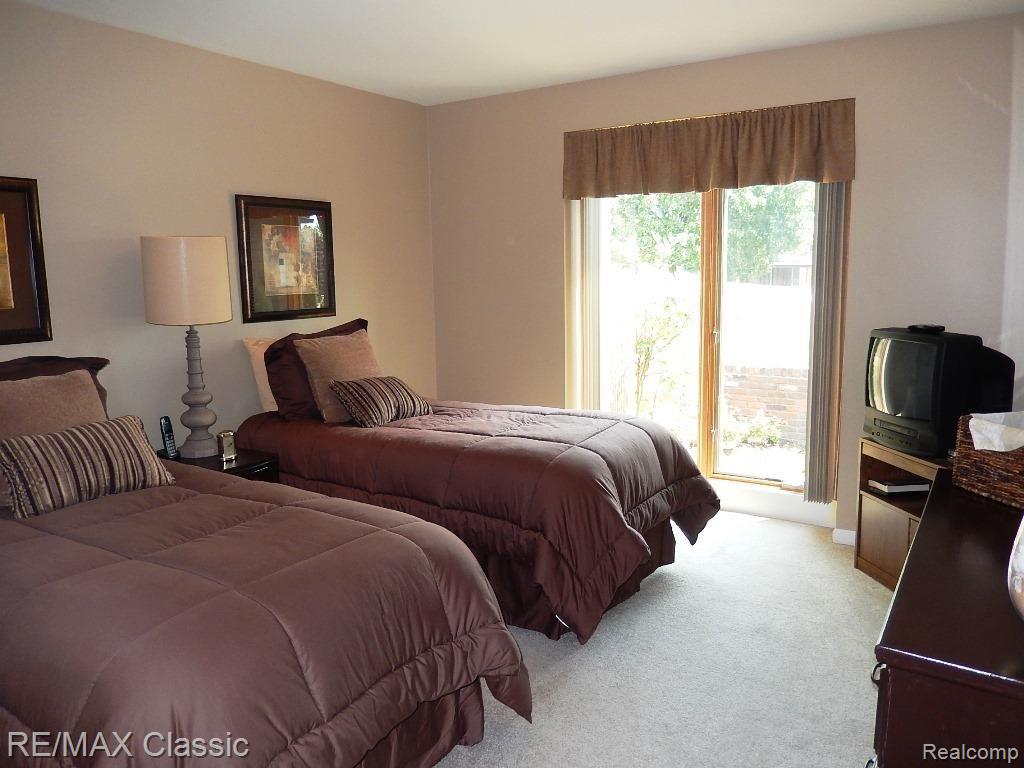 36722 Valley Ridge Drive Farmington Hills, MI 48331 - Photo 21 of 33